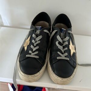 Women’s golden goose size 7